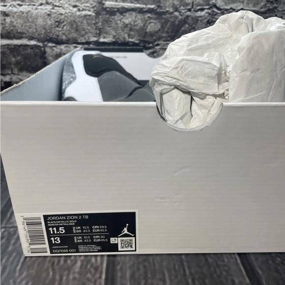 Jordan Zion 2 TB Basketball Mens Size 11.5 Black Metallic Gold “Fits Small” - Picture 13 of 13